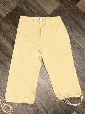 Women’s Light Yellow Bermuda Shorts - Casual Drawstring Hem